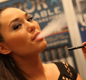 La e-cigarette réglementée comme la cigarette classique